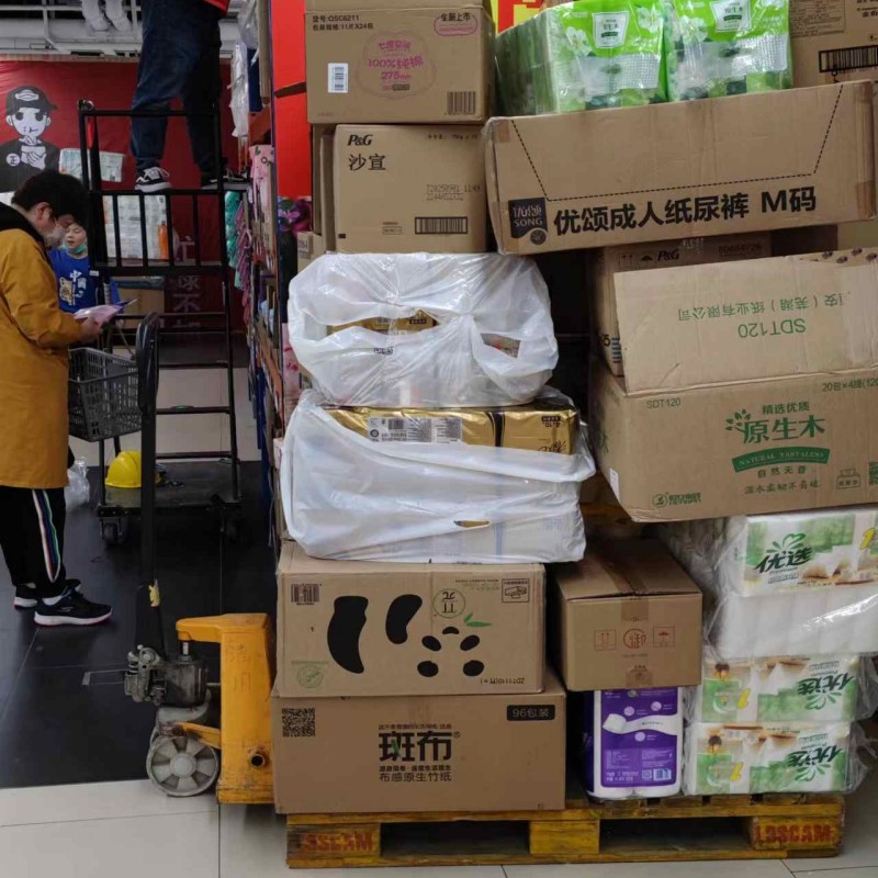 Le transpalette manuel NEOlift fonctionne dans le supermarché Yonghui