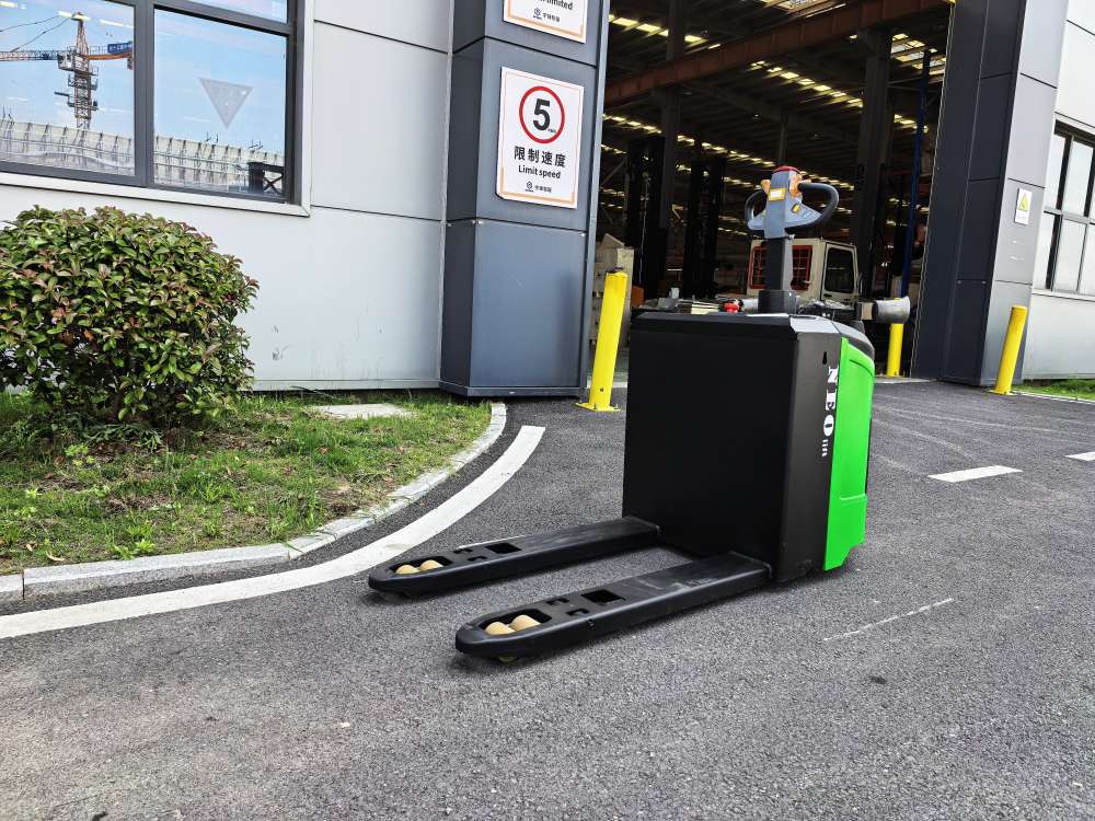 NEOlift forklifts